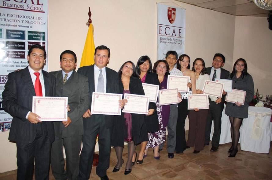 Estudiantes de ECAE que exitosamente culminaron su diplomado.