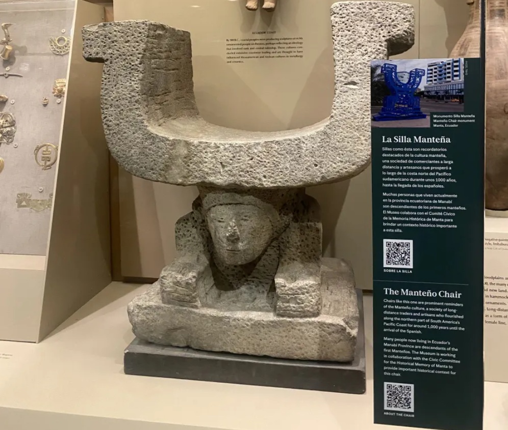 Foto 7. Silla Manteña Código QR AMNH