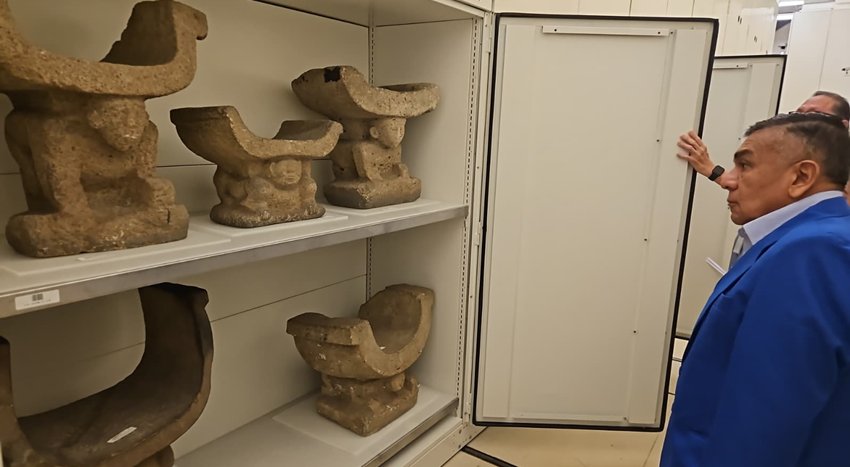 Las sillas de piedra de los manteños: memorias entre dos equinoccios